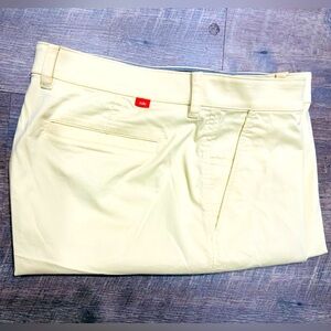 NIKE SHORTS SZ 42
** G O L F ** Attire ~
—————————————